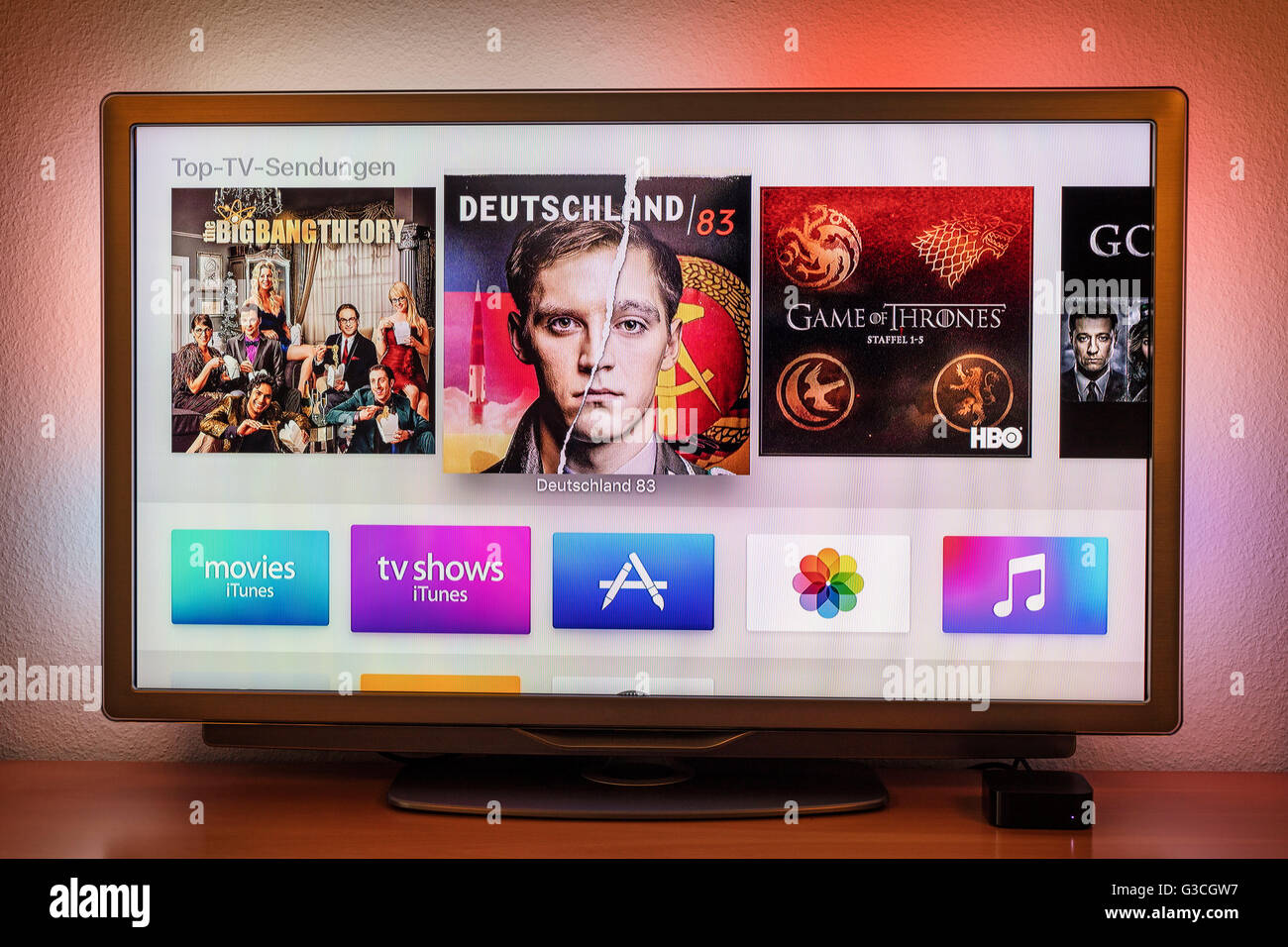 Apple TV sulla quarta generazione di TV LCD, programma TV, Top programmi TV Foto Stock