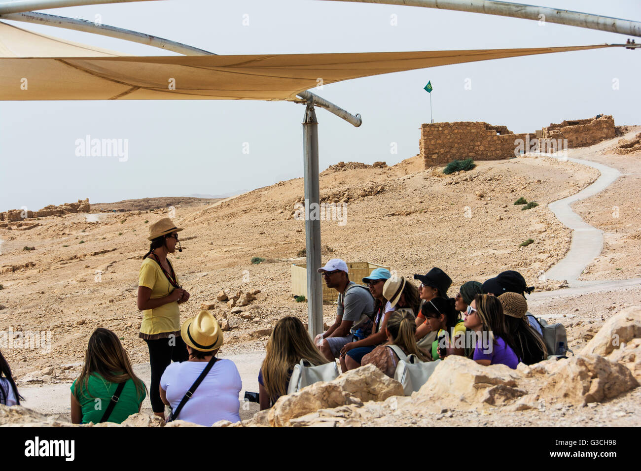 Israele, West Bank, Masada, parco nazionale, fortezza, altopiano, paesaggio, gruppo turistico, Foto Stock