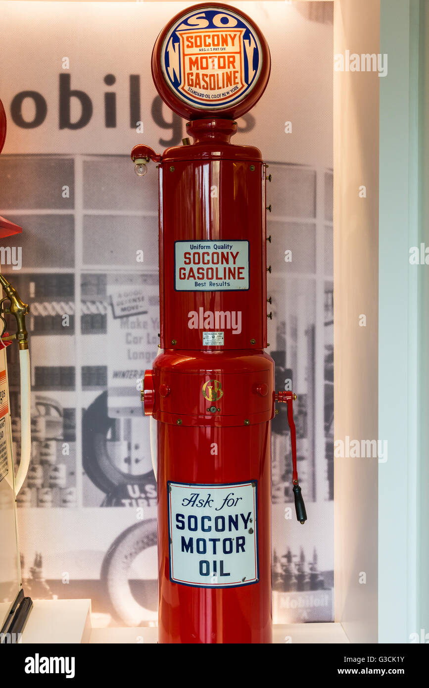 Vintage Secony pompa del gas nel display. Foto Stock