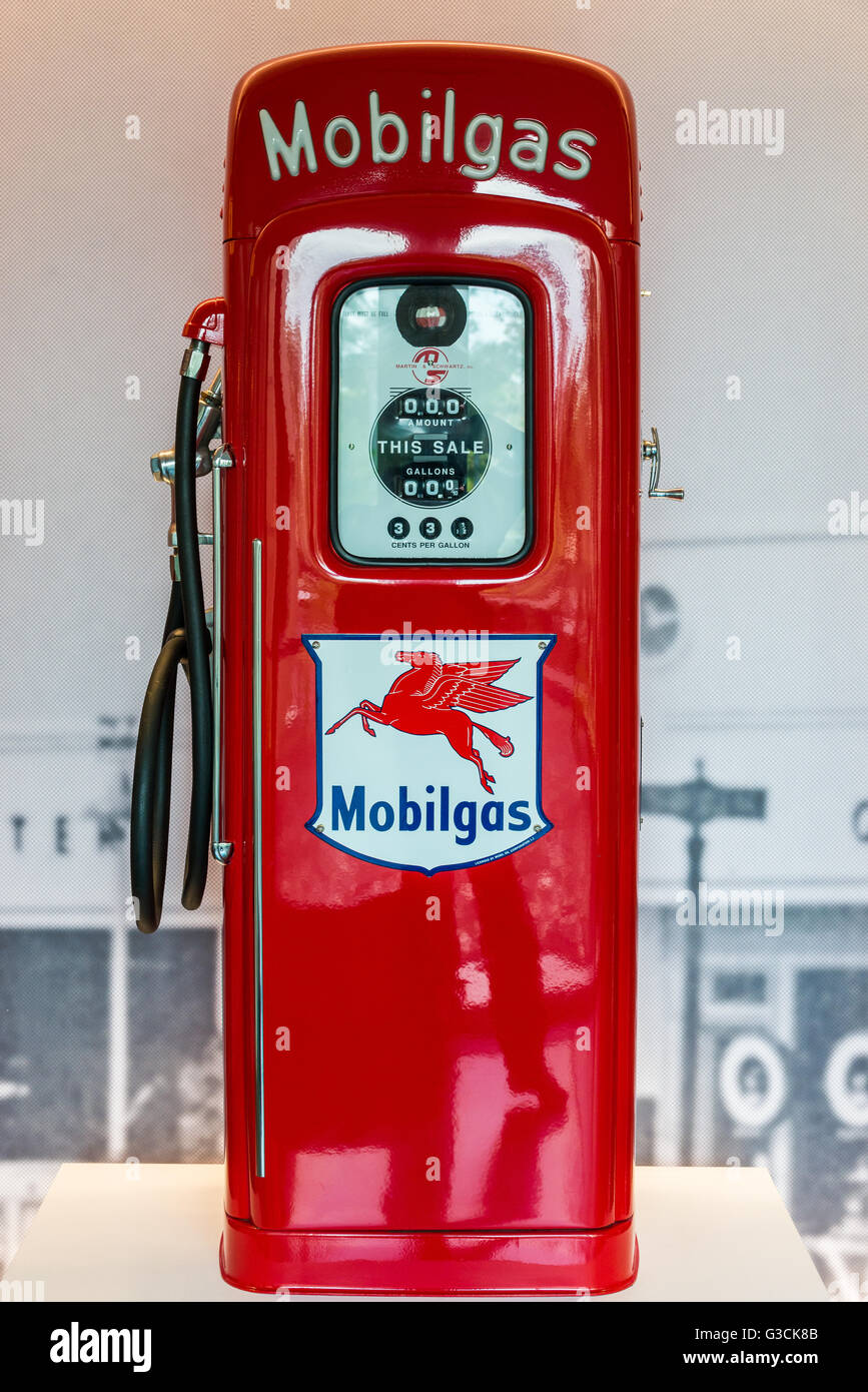 Vintage Mobil gas pompa nel display. Foto Stock