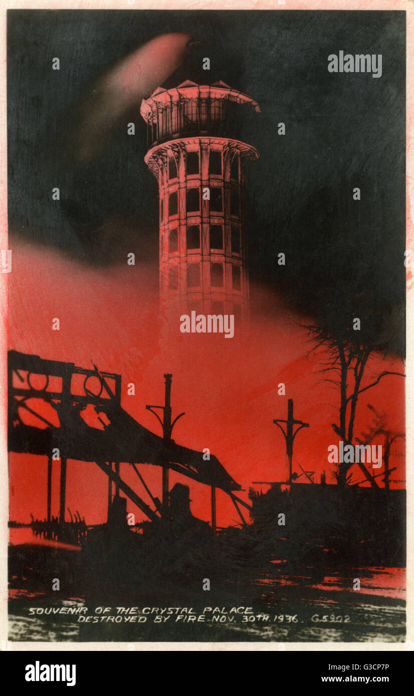 Crystal Palace a Sydenham è distrutto da un incendio Foto Stock