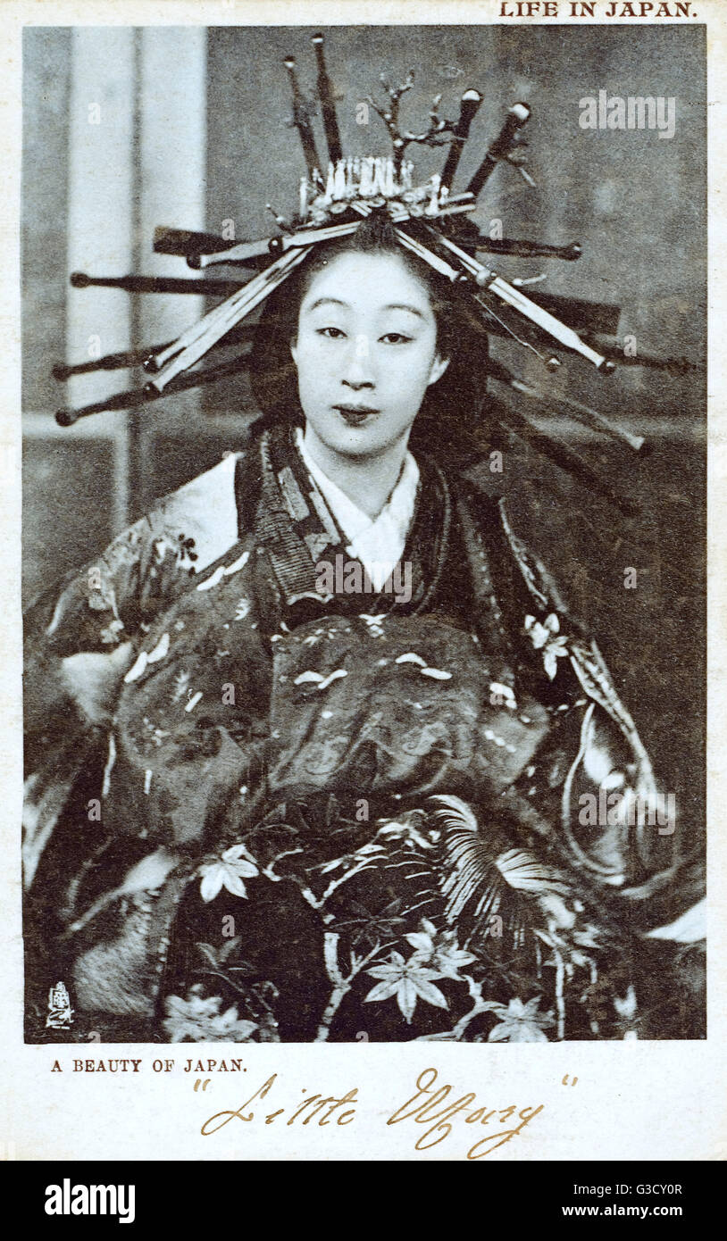 Giappone - Geisha Girl con capelli riccamente appuntiti Foto Stock