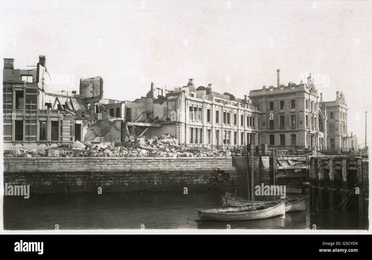 Danni agli edifici sul lungomare, Salonicco, Grecia Foto Stock