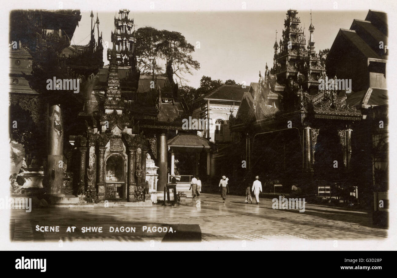Myanmar - Yangon - Pagoda Shwedagon - cortile interno Foto Stock