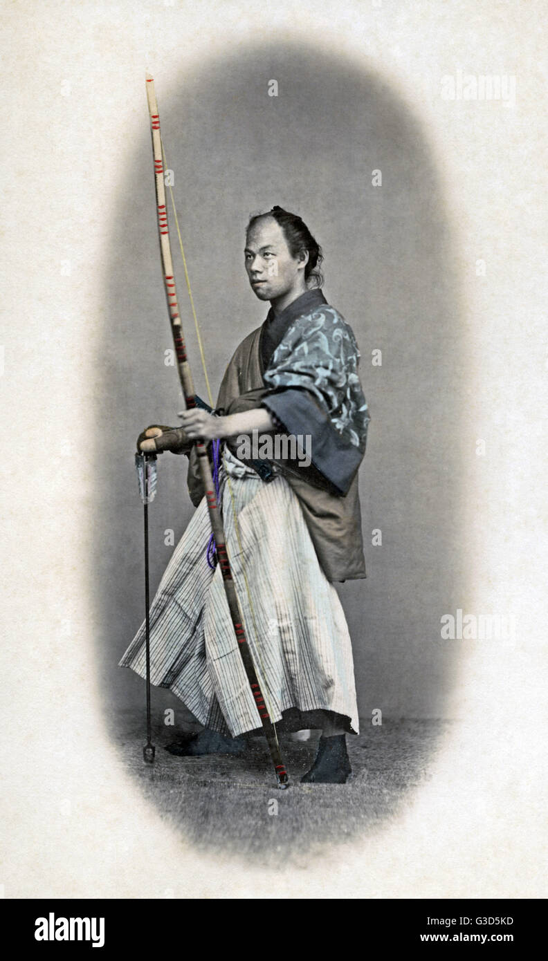 Arciere con arco e freccia, Giappone, circa 1870 Foto Stock