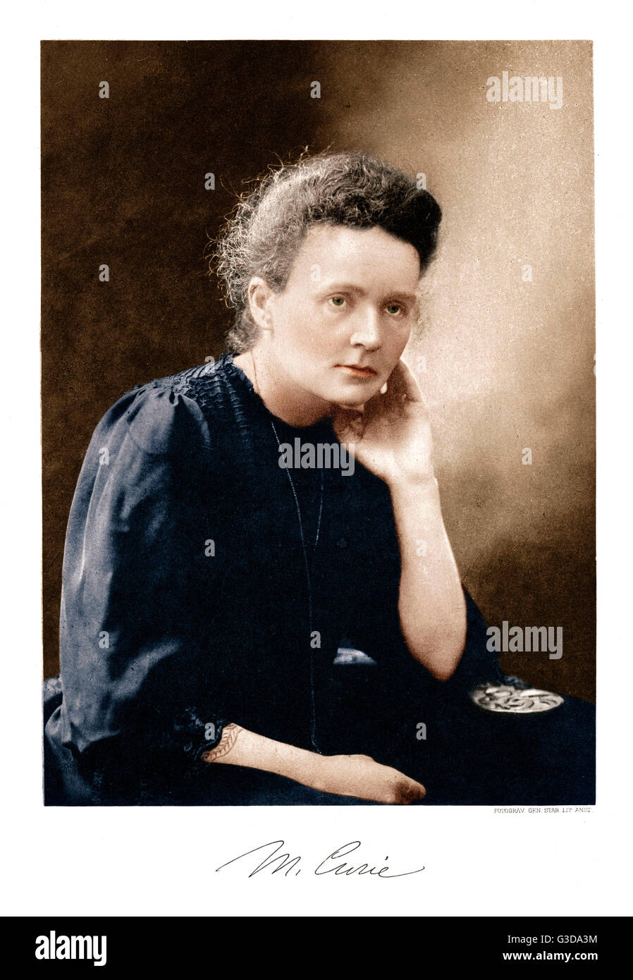 Marie Curie (1867-1934) - scienziata polacca, due volte il destinatario del Premio Nobel per la sua ricerca pionieristica sulla radioattività, la prima donna Nobel. Data: 1911 Foto Stock