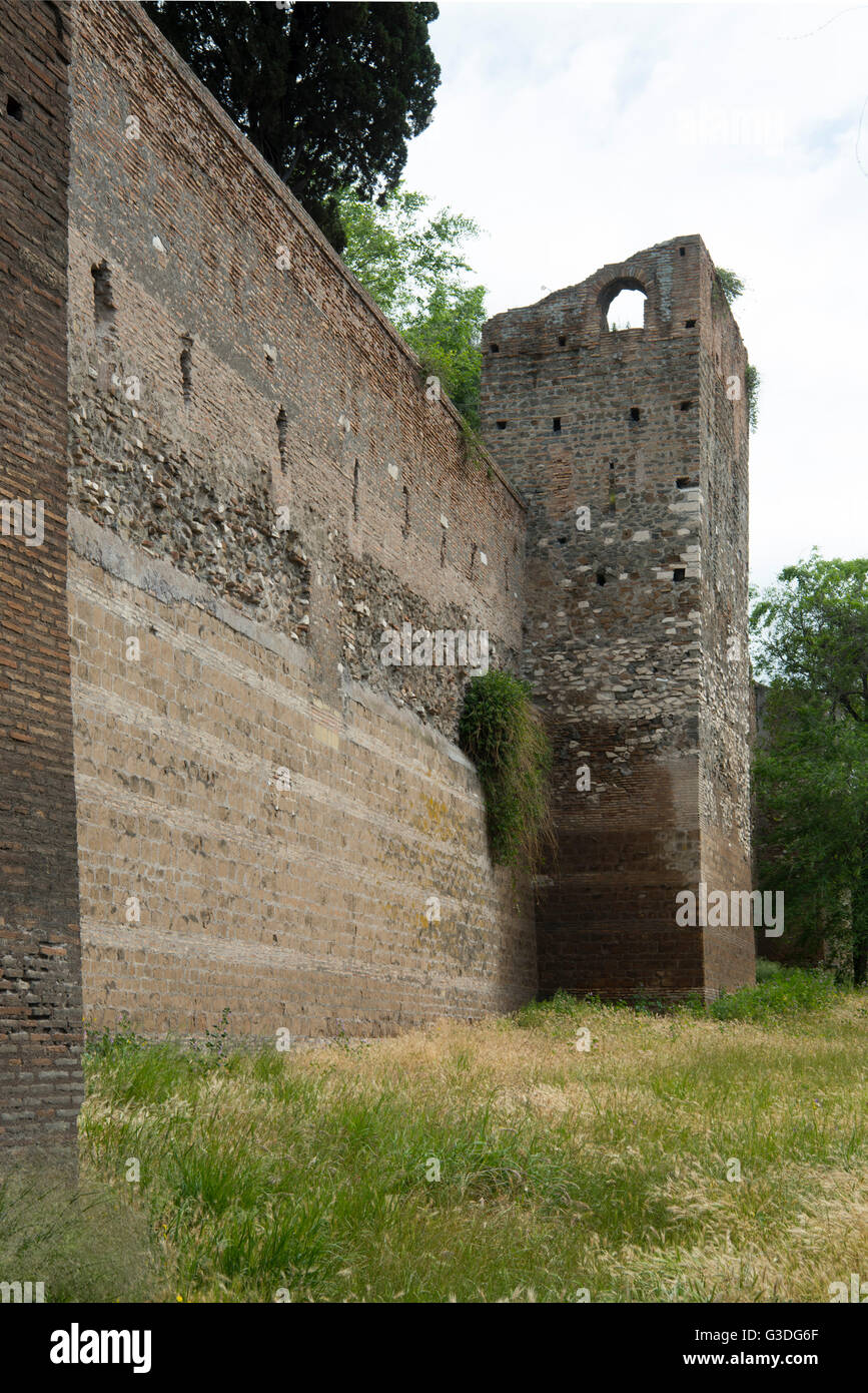 Italien, Rom, Viale di Porta Ardeatina, Aurelianische Mauer Foto Stock