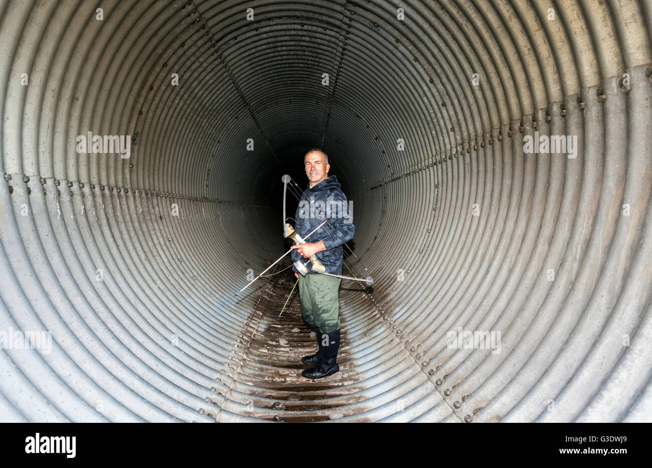 WA11809-00...WASHINGTON - Bow hunter Phil Russell. (MR# R8) Foto Stock