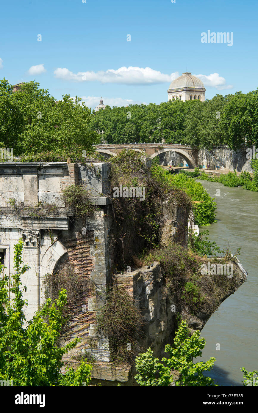 Italien, Rom, Pons Aemilius (ponte Emilio, Ponte Rotto) nördlich der Ponte Palatino ist die älteste bekannte Steinbrücke nella ROM Foto Stock
