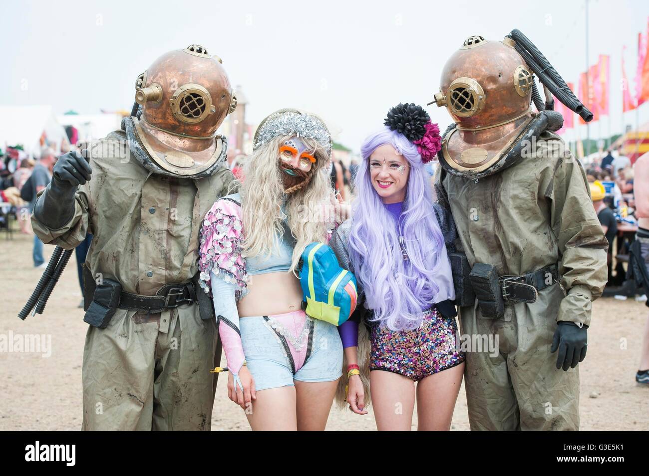 Agli spettatori del Festival At The Isle Of Wight Festival, in Seaclose Park, Newport, Isola di Wight. Foto Stock