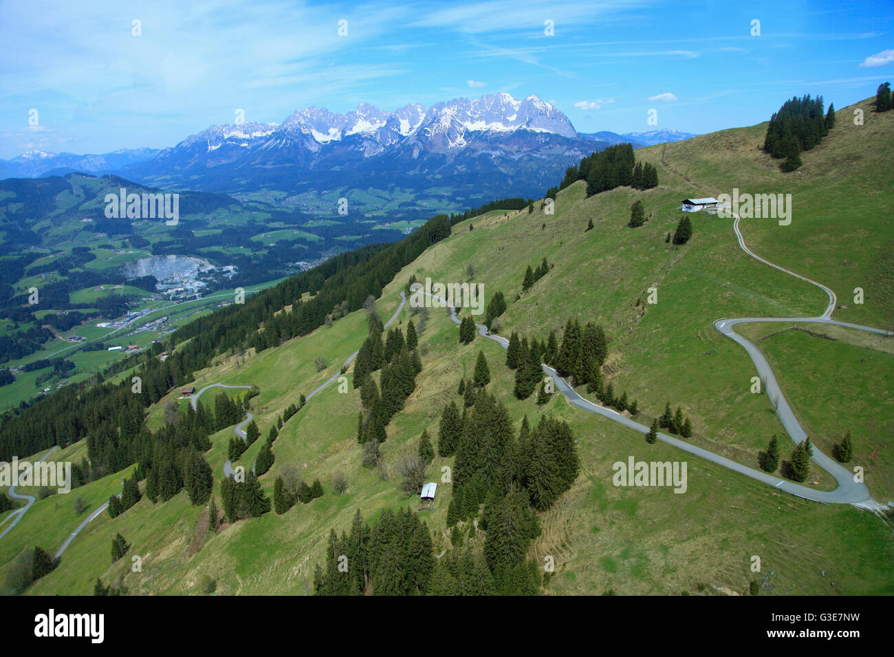 Austria Alpi di Kitzbühel Tirolo Kaisergebirge strada di avvolgimento Foto Stock