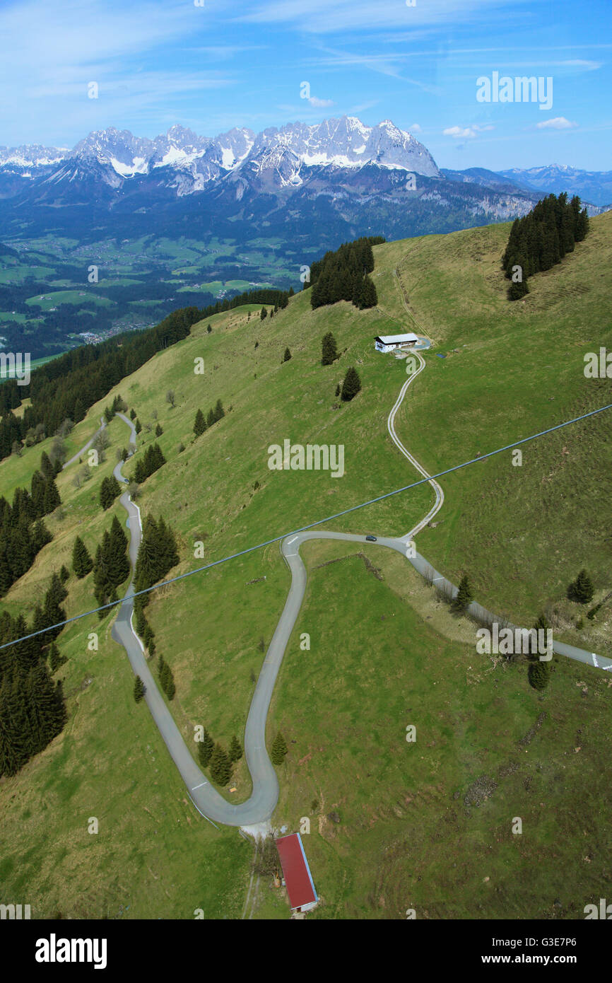 Austria Alpi di Kitzbühel Tirolo Kaisergebirge strada di avvolgimento Foto Stock