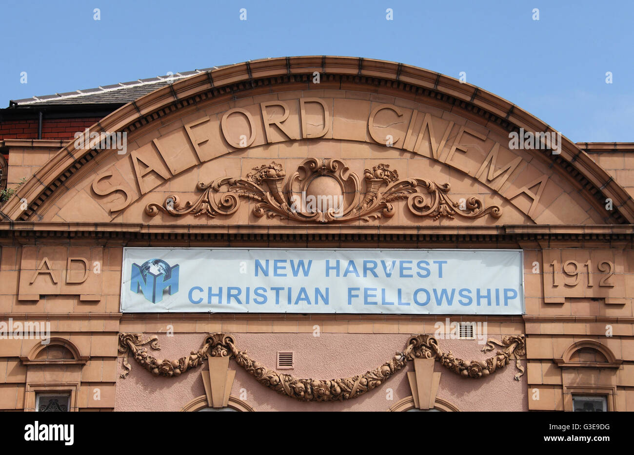 Vecchio Salford Cinema e nuovo raccolto Christian Fellowship meeting Hall Foto Stock