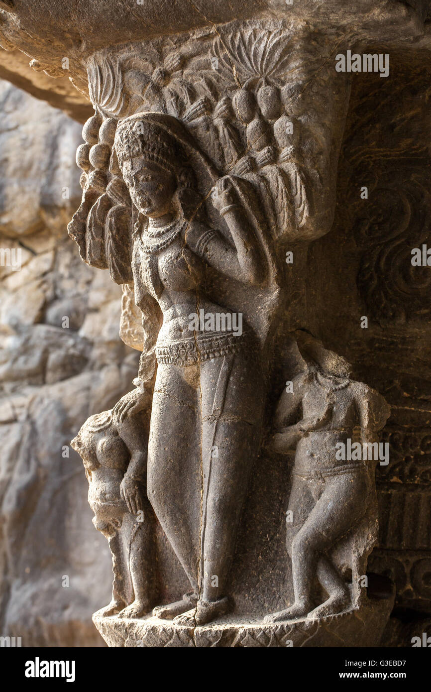 Il carving in Grotte di Ellora vicino a Aurangabad, nello stato del Maharashtra in India Foto Stock