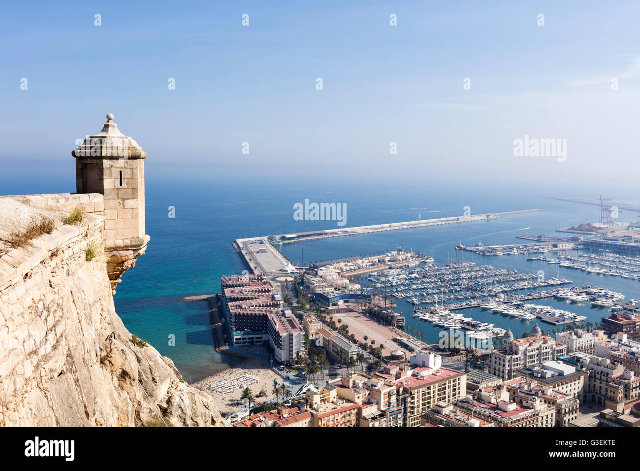 La città di Alicante dal castello di Santa Barbara Foto Stock