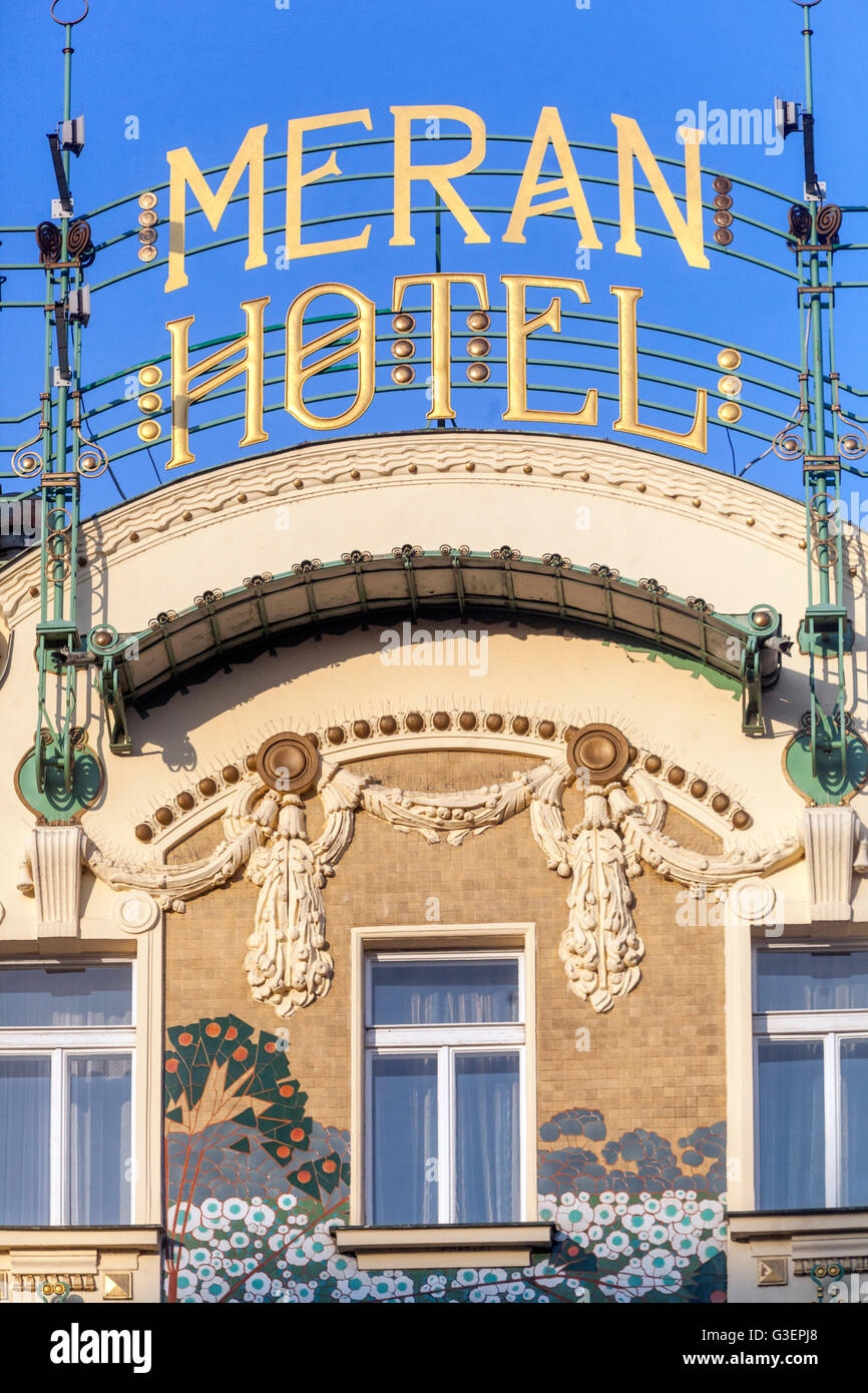 Facciata Art Nouveau Hotel Merano In Piazza Venceslao. Praga, Repubblica Ceca Foto Stock