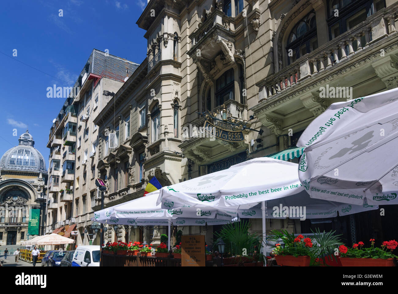 Strada Stavropoleus il ristorante Caru cu bere e guardare per il risparmio bancario Palace ( Palatul C.E.C. ), Romania Bucarest Bucuresti Foto Stock