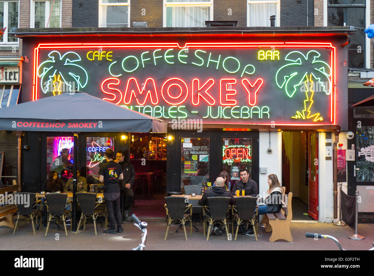 Rembrandtplein, coffee shop, Amsterdam, Olanda, Paesi Bassi Foto Stock