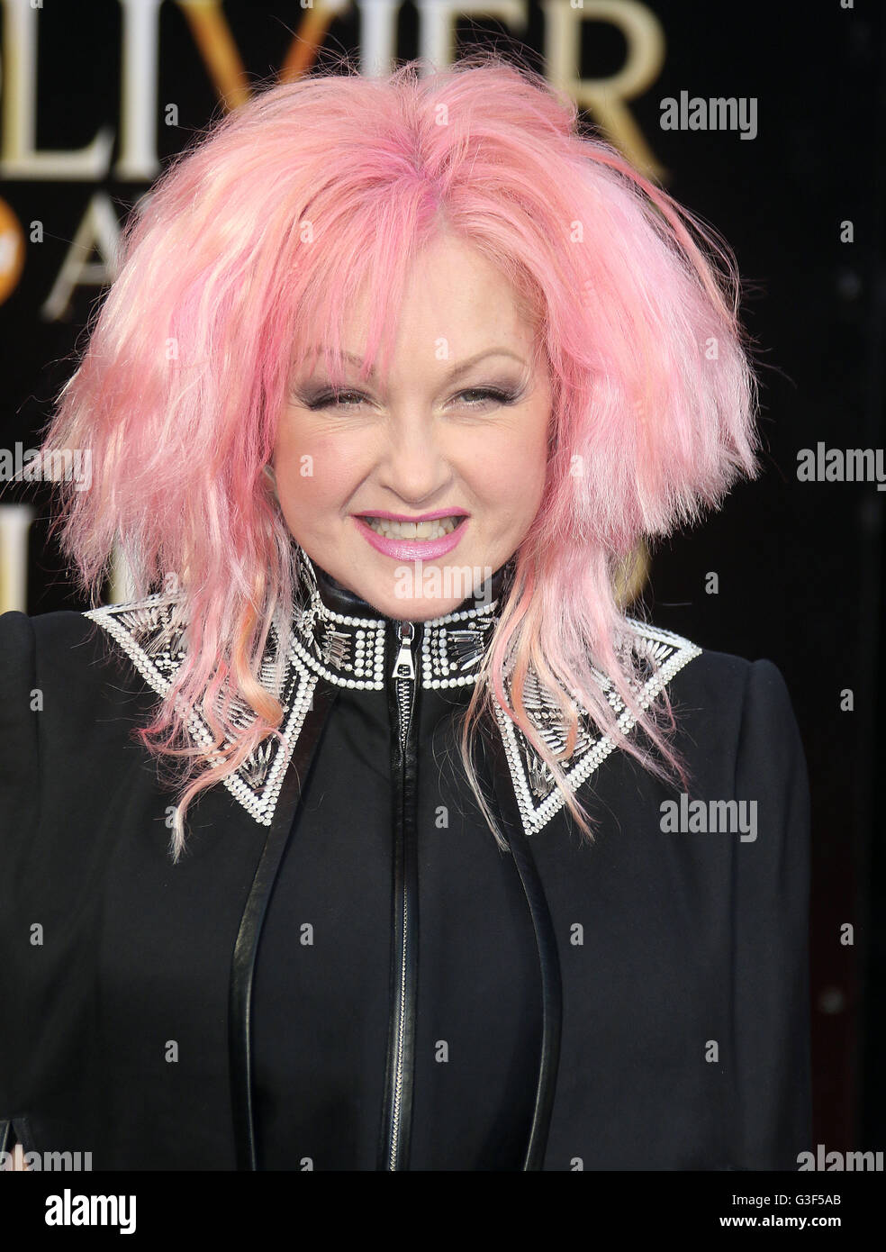 3 aprile 2016 - Cyndi Lauper frequentando il Olivier Awards 2016 at Royal Opera House Covent Garden di Londra, Regno Unito. Foto Stock