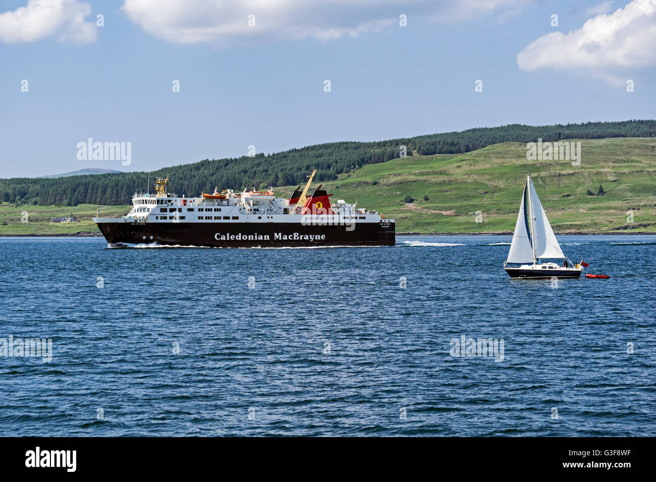 Caledonian Macbrayne auto & traghetti passeggeri isola di Lewis passando attraverso il suono di Mull voce per Oban Scozia Scotland Foto Stock