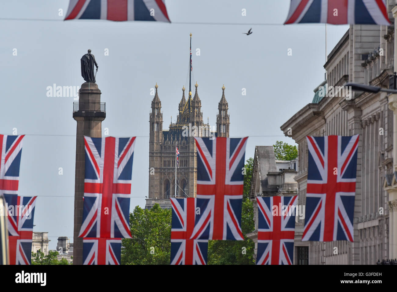 Londra, Regno Unito. Il 10 giugno 2016. La Queen's novantesimo compleanno: Union Jack Flag su Regent Street davanti delle celebrazioni Foto Stock