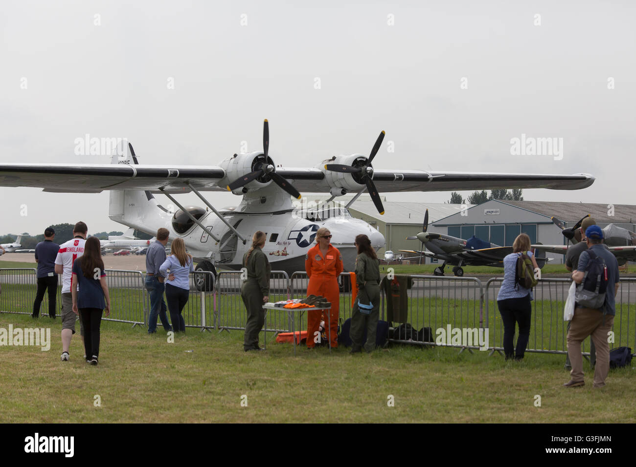 Biggin Hill, Regno Unito. 11 giugno 2016. Costruttiva PBY Catalina arriva a Biggin Hill Festival di credito Fligh: Keith Larby/Alamy Live News Foto Stock