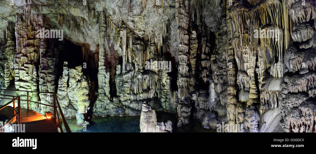 Panorama della grotta Dikteon (o Dikteon Andron) Creta Grecia dove secondo la leggenda di Zeus era nato. Foto Stock