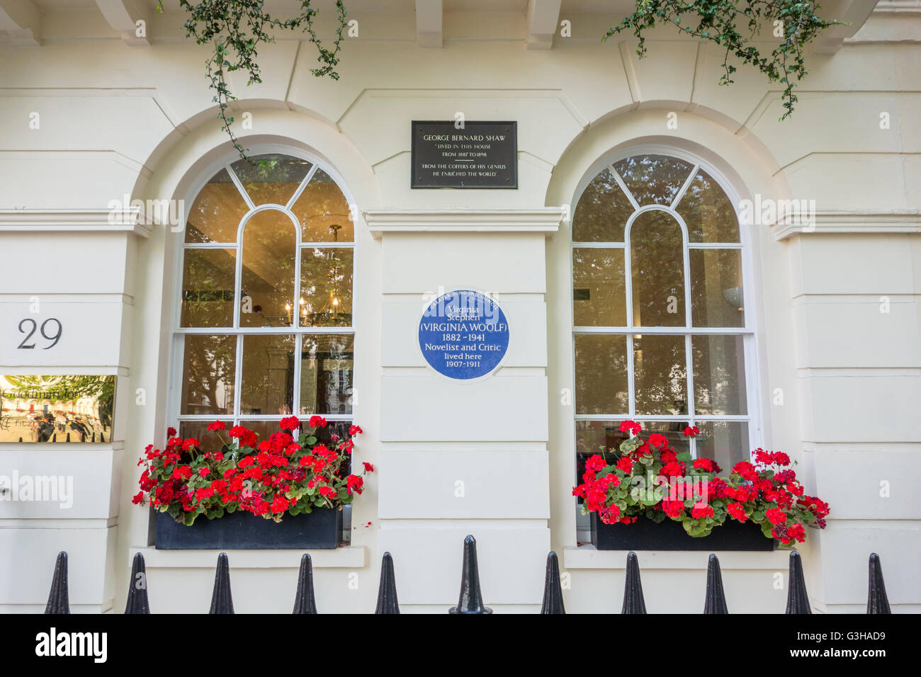 Targa blu, Virginia Stephen (Virginia Woolf) & targa per George Bernard Shaw, London, Regno Unito Foto Stock