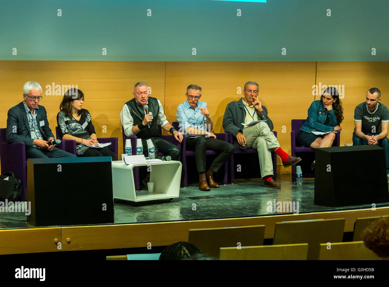 Parigi, Francia, Gruppo Francese persone, gruppo di relatori al AIDS HIV Meeting on Multiple Prevention Tools, dal TRT-5 O.N. G, Ministero della Salute, 'Vincent Lecquercq' presentazione scientifica, informazioni incontro della comunità, séminaire francia Foto Stock