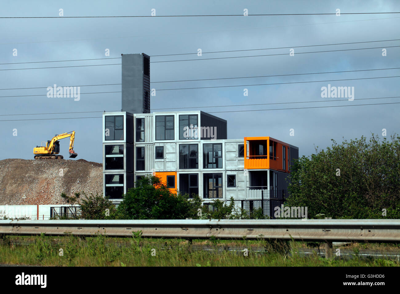 Container unità ufficio unitsbuilding edifici alloggio contenitori auto costruire Foto Stock