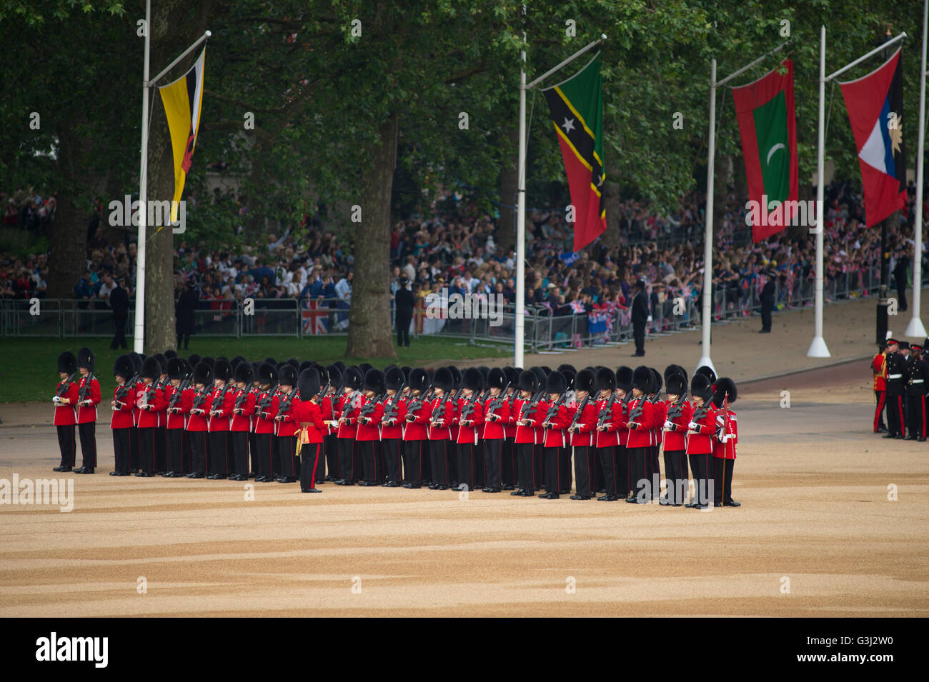 La Sfilata delle Guardie a Cavallo, Londra, Regno Unito. 11 giugno 2016. Il novantesimo compleanno sfilata di Sua Maestà la Regina Elisabetta II. Foto Stock
