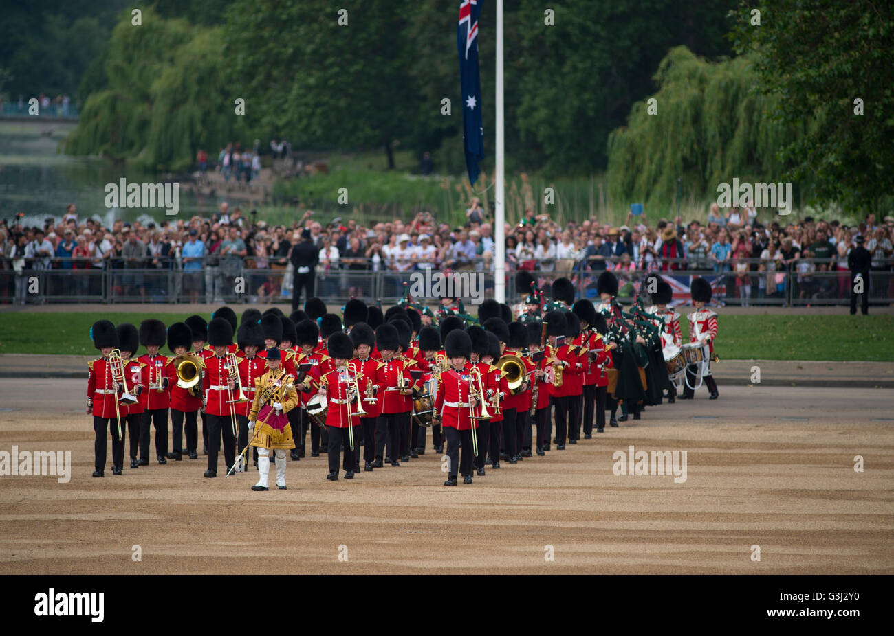 La Sfilata delle Guardie a Cavallo, Londra, Regno Unito. 11 giugno 2016. Il novantesimo compleanno sfilata di Sua Maestà la Regina Elisabetta II. Foto Stock