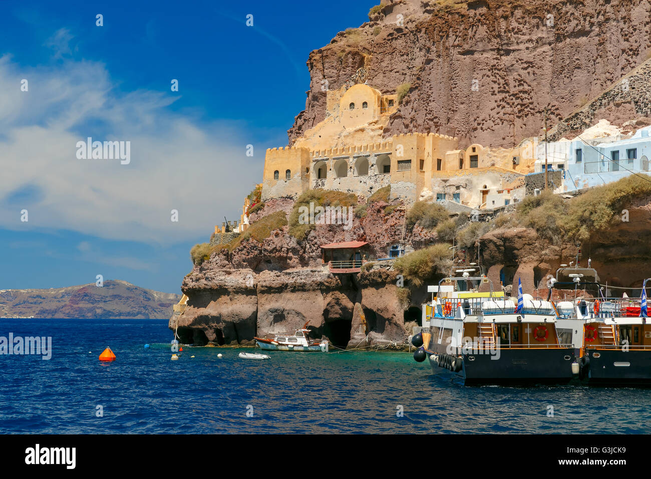 Il Vecchio Porto di Fira, la citta principale Santorini, Grecia Foto Stock
