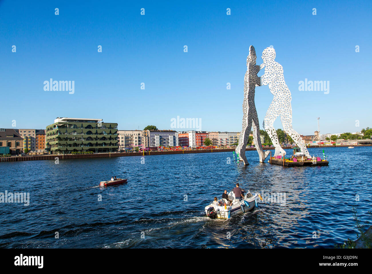 Artwork, scultura molecola Uomo nel fiume Sprea, Berlino, distretto di Friedrichshain, Foto Stock