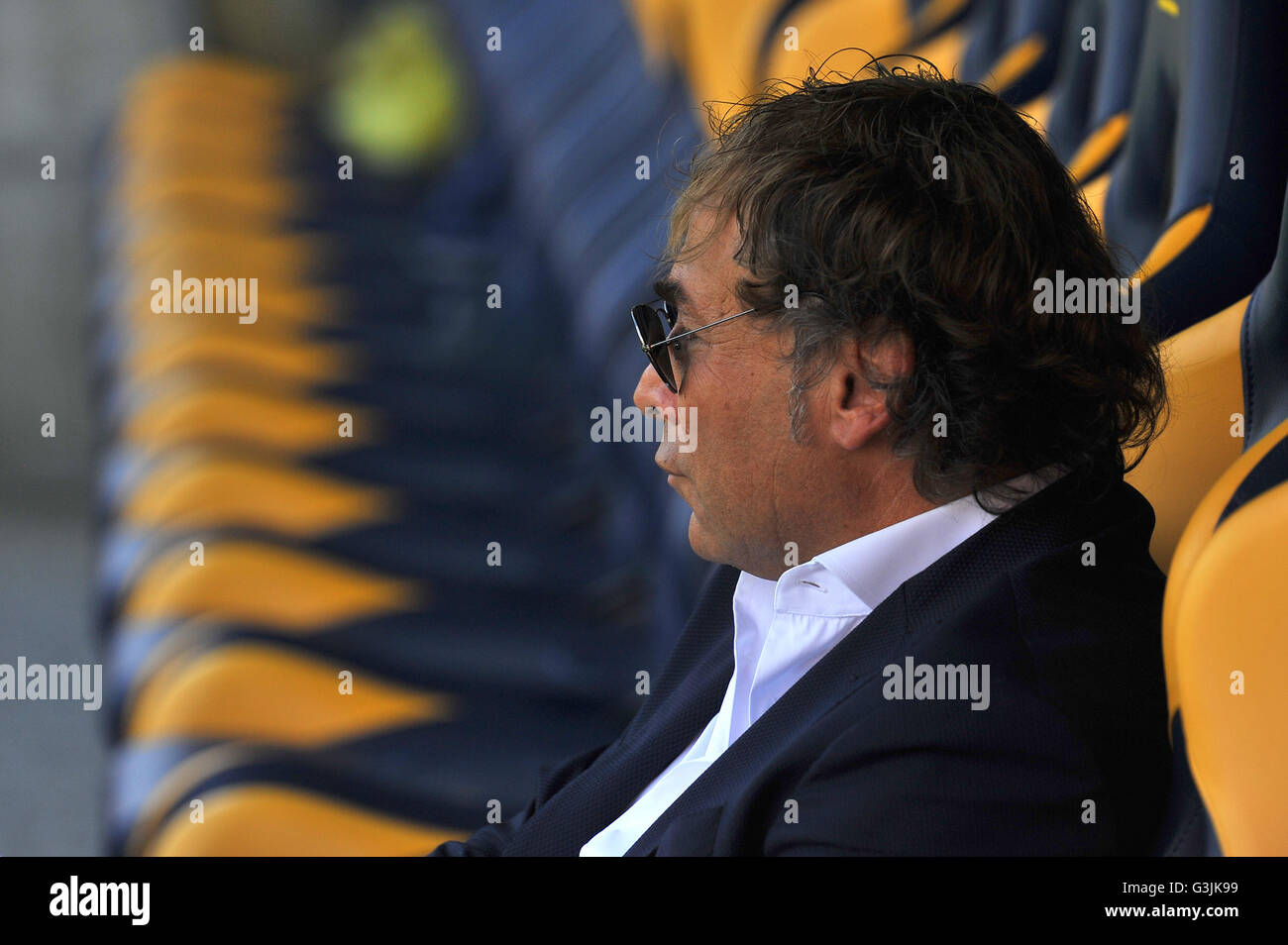 Stefano Bonacini Carpi CEO durante la serie di una partita di calcio tra FC Carpi e SS Lazio presso lo Stadio Braglia di Modena. Lazio beat da 3 a 1 su Carpi al termine di una gara durante la quale il Carpi perso due sanzioni con avanzamento nigeriano Jerry Uche Mbakogu. (Foto di Massimo Morelli / Pacific Stampa) Foto Stock