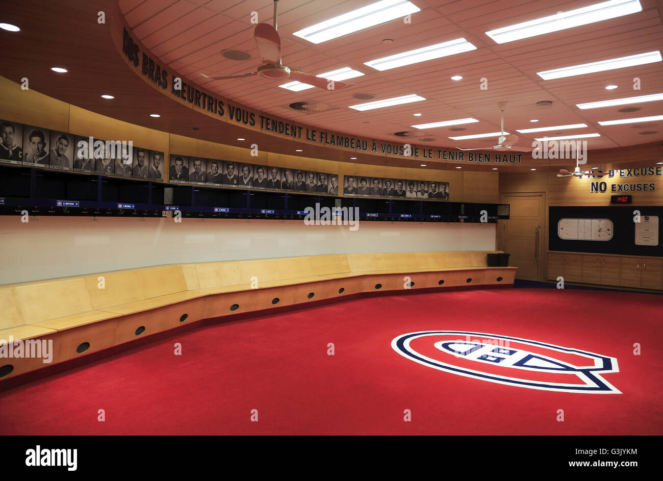 Interno della camera di bloccaggio per la National Hockey League del Montreal Canadiens team in Bell Centre aka Centre Bell,Montreal Québec Canada Foto Stock