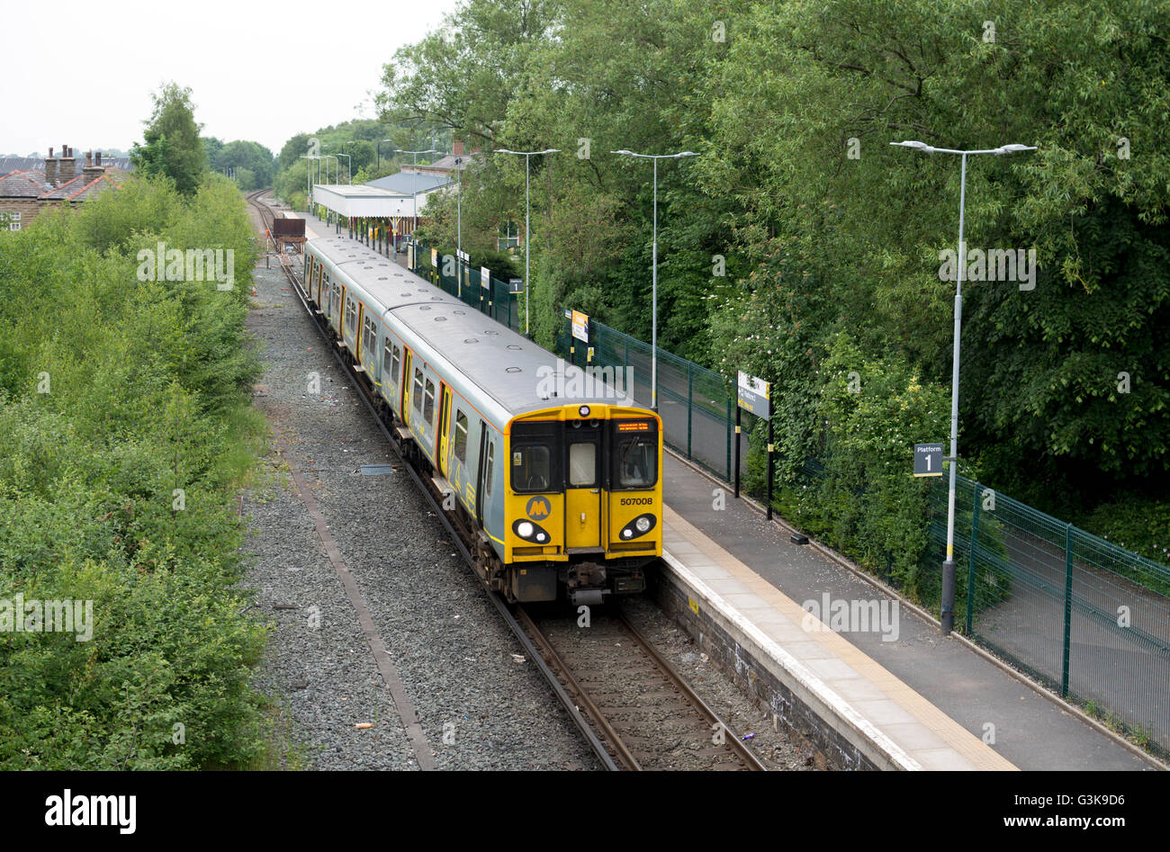 Classe Merseyrail 507 treno stazione di Ormskirk, Lancashire, Inghilterra, Regno Unito Foto Stock