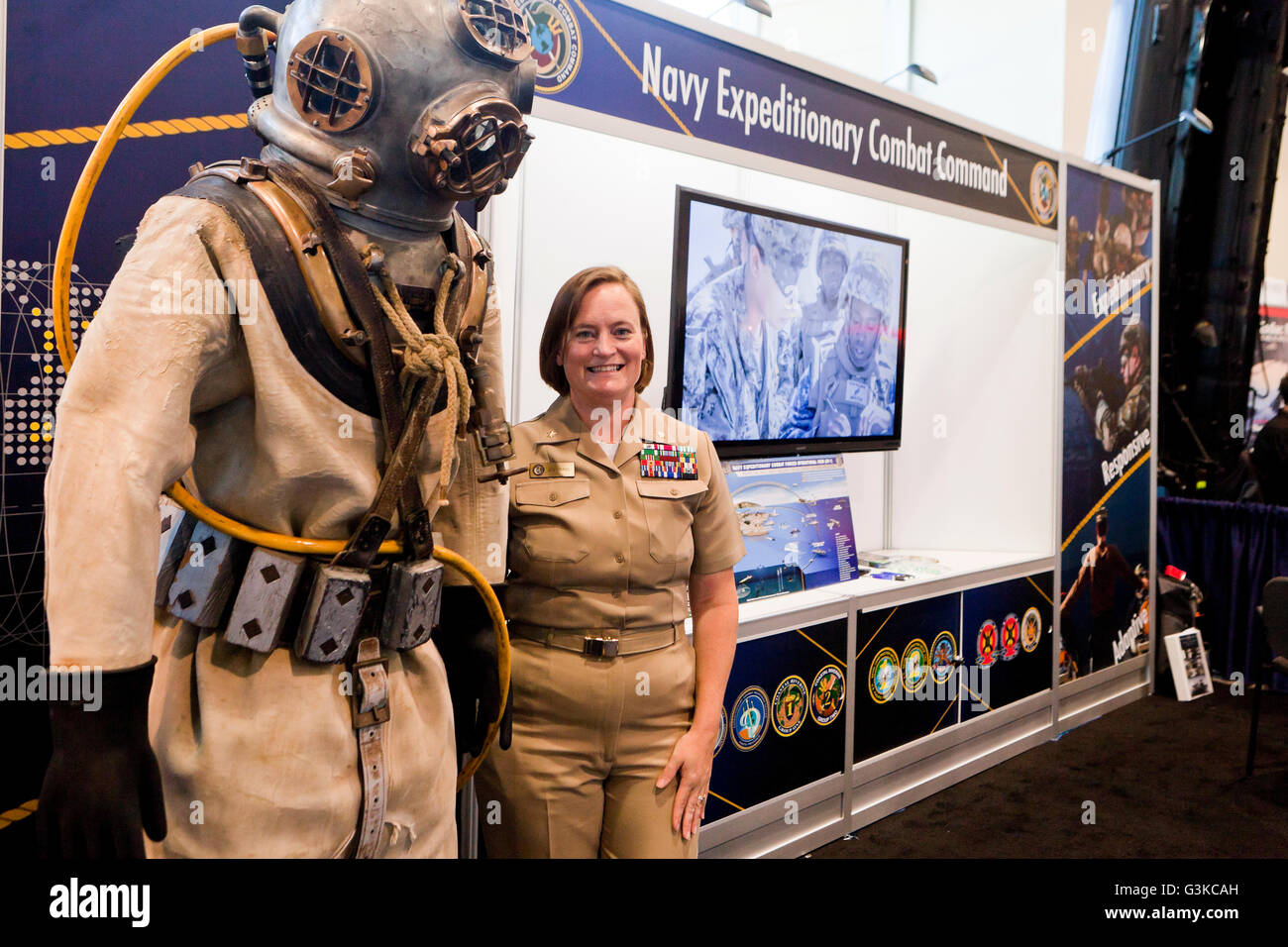 Marine Expeditionary comando di combattimento presentano stand alla US Navy League Sea-Air-spazio esposizione - Washington DC, Stati Uniti d'America Foto Stock