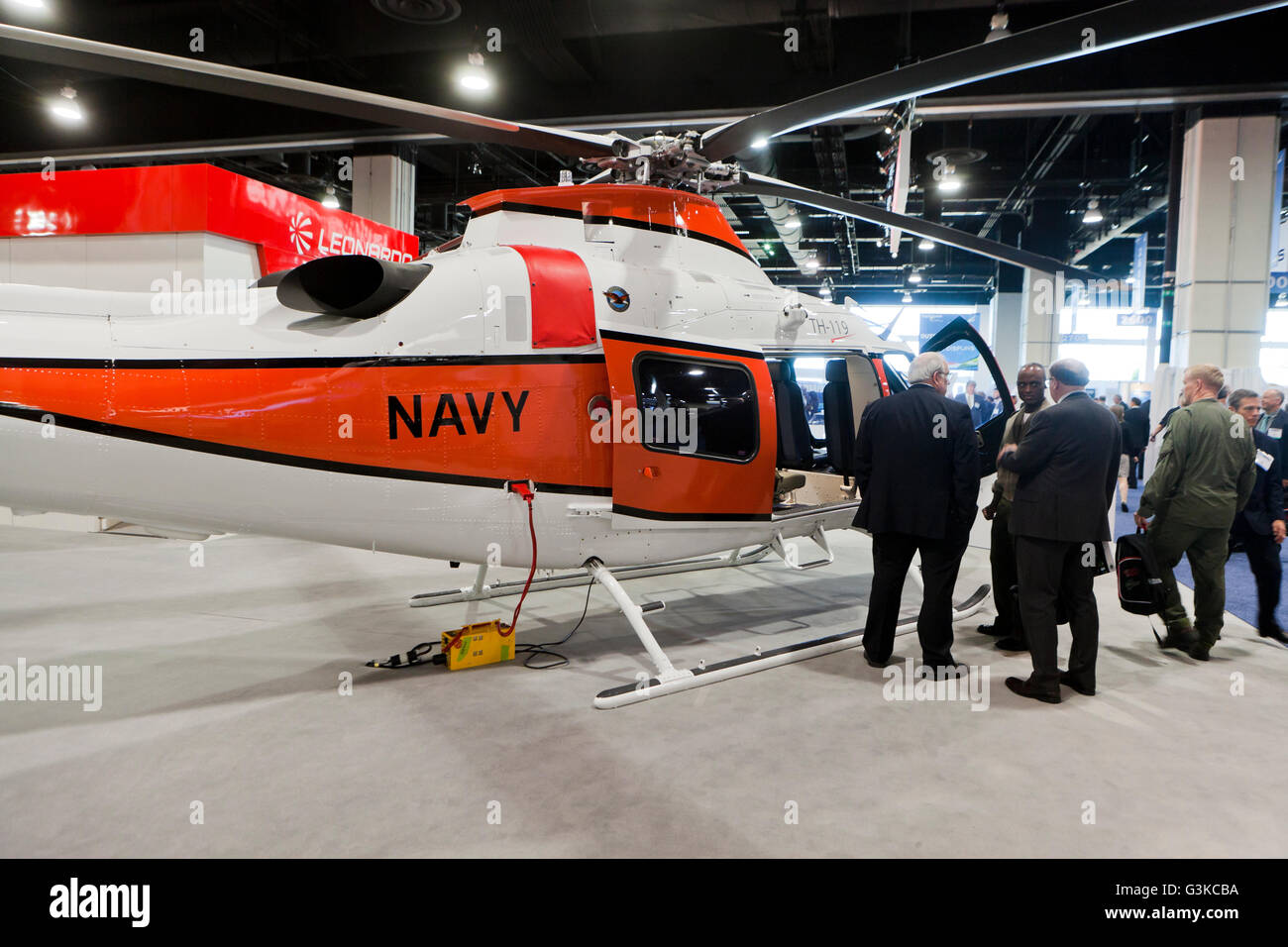 Leonardo-Finmeccanica TH-119 elicottero esporre alla US Navy League Sea-Air-spazio esposizione - Washington DC, Stati Uniti d'America Foto Stock