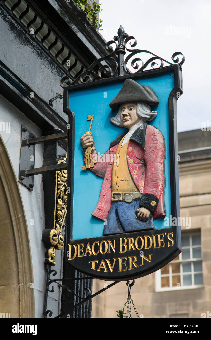 Deacon Brodies Tavern, Pub e Bar segno; Edimburgo; Scozia; Europa Foto Stock