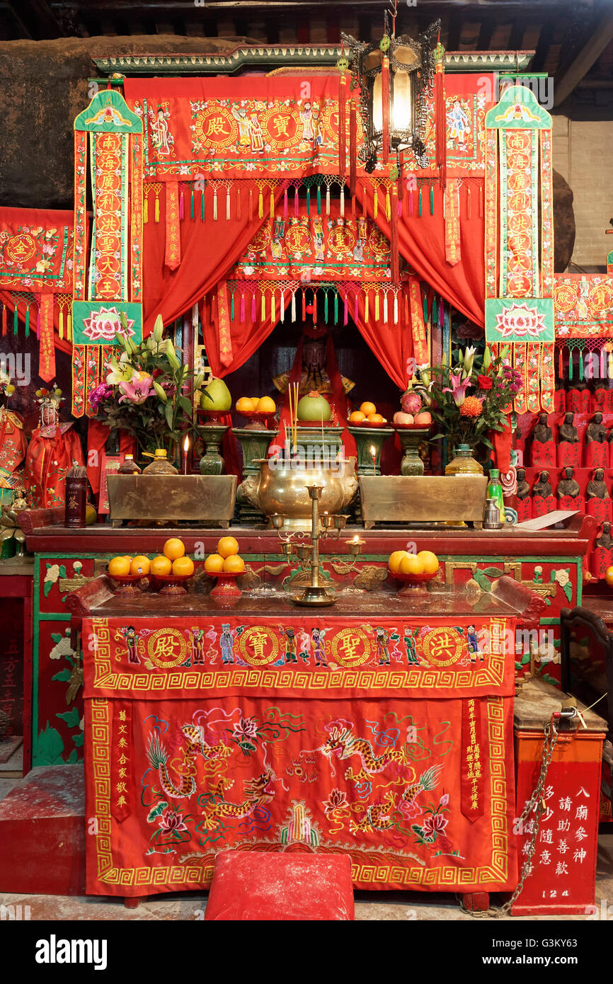 Altare, Hung Shing Temple Wan Chai, Isola di Hong Kong, Hong Kong, Cina Foto Stock