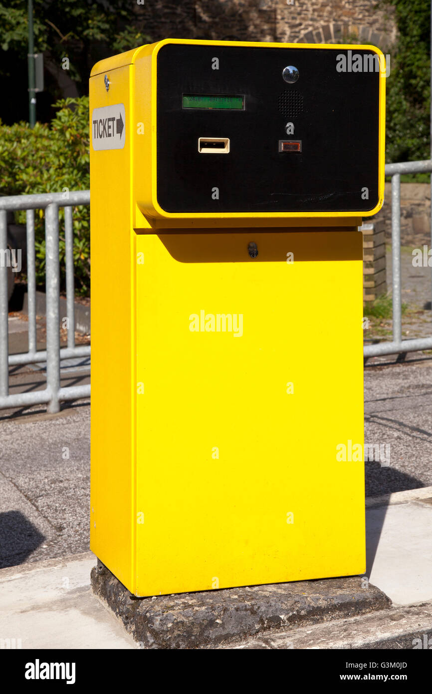 Macchina per i biglietti per il parcheggio, Burg an der Wupper, Solingen, Bergisches Land regione Renania settentrionale-Vestfalia, PublicGround Foto Stock