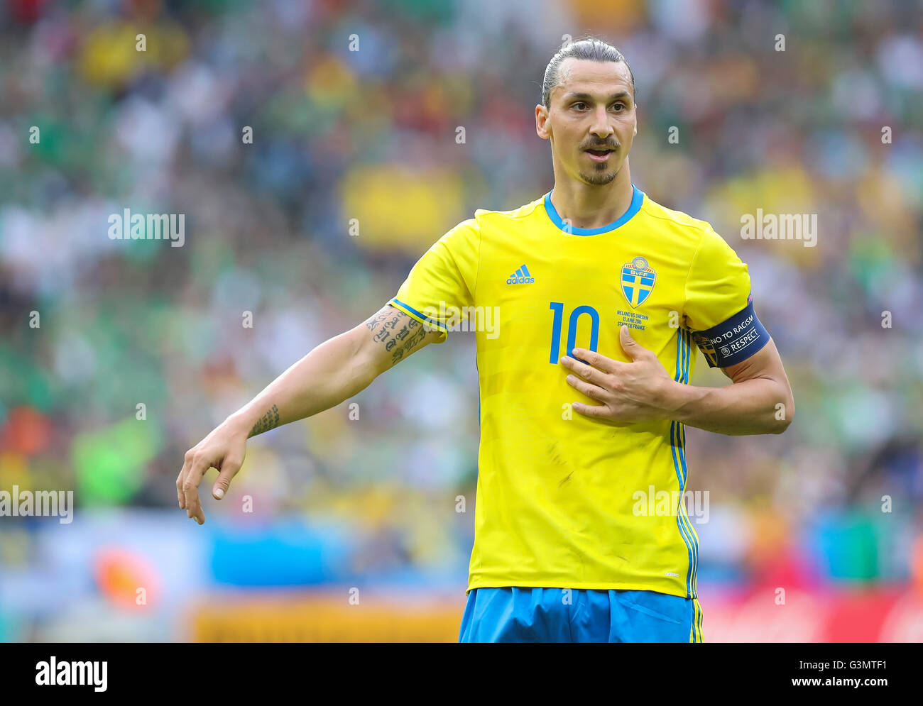 Parigi, Francia. Xiii Giugno, 2016. Zlatan Ibrahimovic, SWE 10 gesto, half-size, ritratto della Svezia - IRLANDA 1-1 gruppo Calcio Campionati Europei a giugno 13, 2016 a Parigi, allo Stade de France. Fussball, Schweden Irlanda Credito: Peter Schatz/Alamy Live News Foto Stock