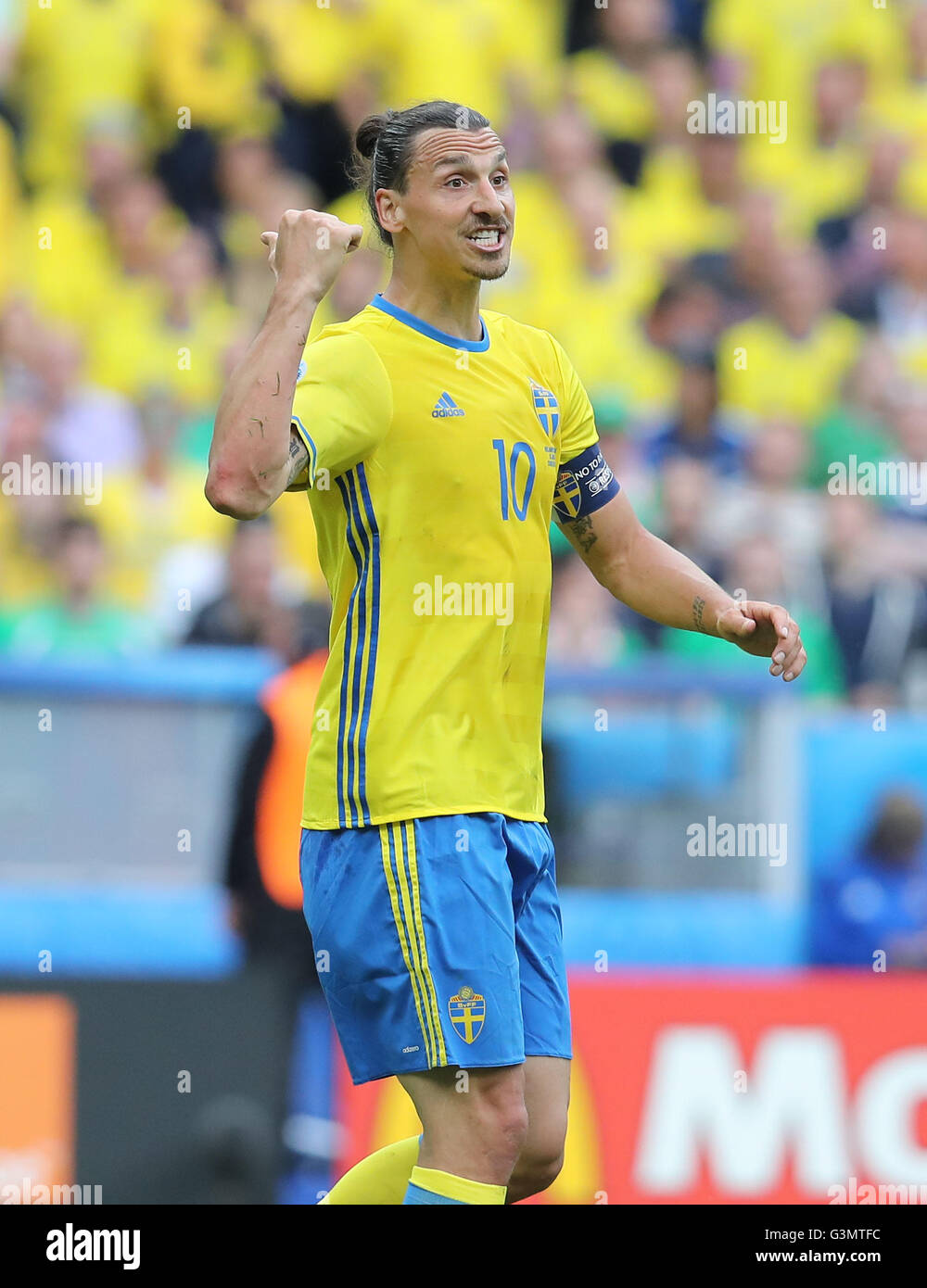 Parigi, Francia. Xiii Giugno, 2016. Zlatan Ibrahimovic, SWE 10 gesto, half-size, ritratto della Svezia - IRLANDA 1-1 gruppo Calcio Campionati Europei a giugno 13, 2016 a Parigi, allo Stade de France. Fussball, Schweden Irlanda Credito: Peter Schatz/Alamy Live News Foto Stock