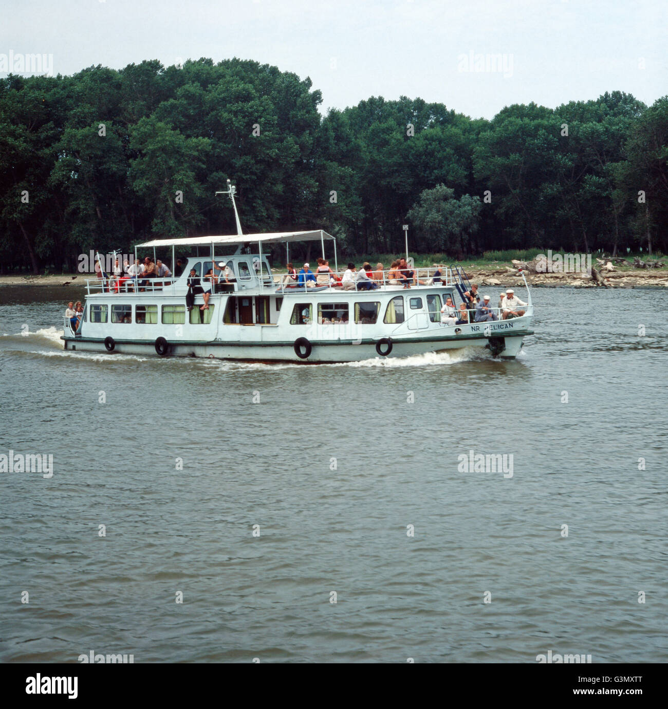 Eine Schiffsfahrt im Donau Delta bei Constanța, Rumänien 1970er Jahre. Una gita in barca nel Delta del Danubio vicino a Constanta, Romania 1970s. Foto Stock