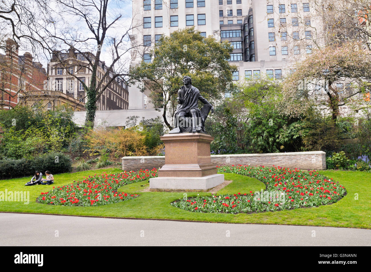 Statua di Robert Burns in Victoria Embankment Gardens, Londra, Inghilterra, Regno Unito Foto Stock