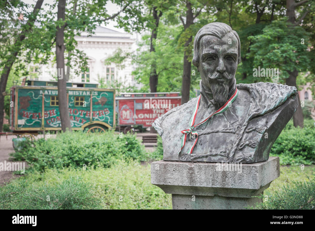 Busto di Sandor Monti, sostenitore di ungherese e italiano dei movimenti di liberazione nel 1840s, Museo Nazionale di giardino, Budapest. Foto Stock