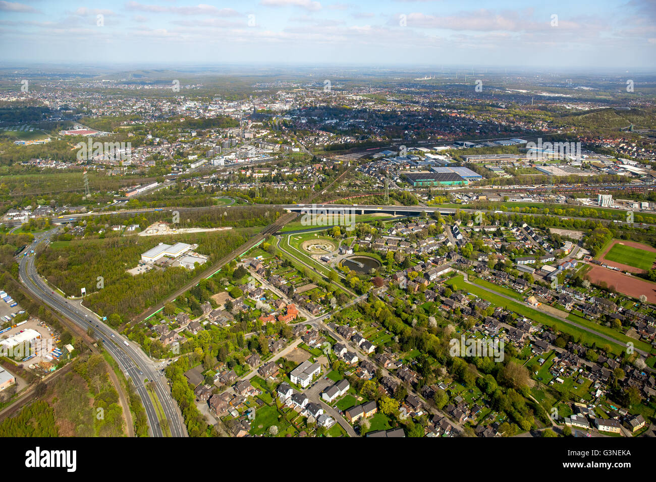 Vista aerea, Berna park Ebelstrasse, Emscher Arte 2010, di trattamento delle acque reflue, chiarificatori, monumento industriale, Bottrop, regione della Ruhr, Foto Stock