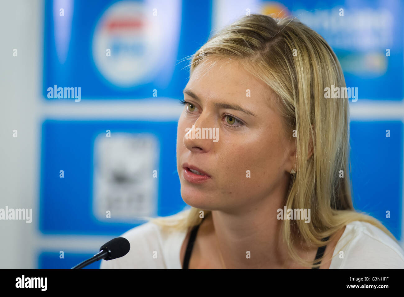 Maria Sharapova colloqui alla media al 2016 Internazionale di Brisbane Foto Stock