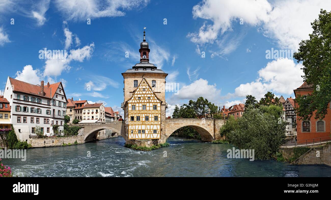 Municipio della Città Vecchia, il ponte superiore oltre Regnitz, sito Patrimonio Mondiale dell'UNESCO, il centro storico di Bamberg, Alta Franconia, Franconia Foto Stock